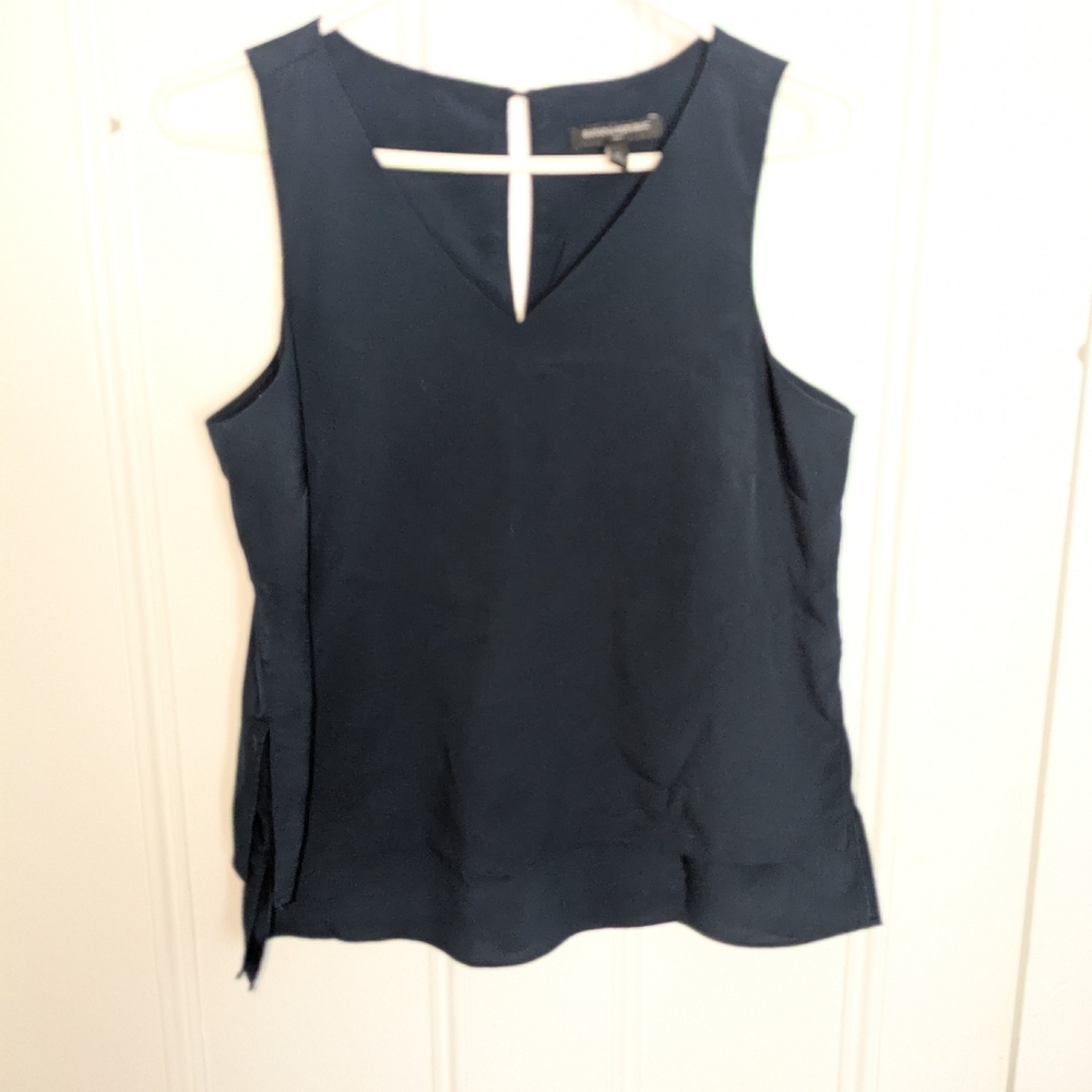 Elegant Blue Blouse for Versatile Styling